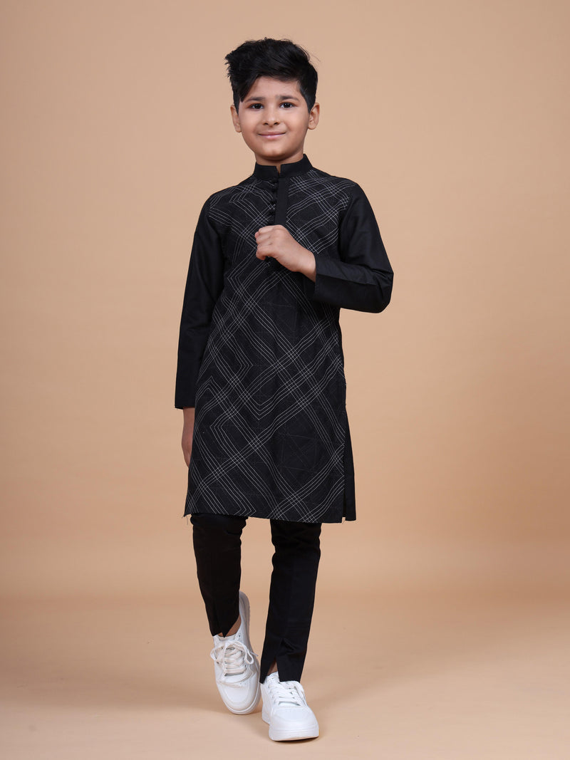 GEOMETRICAL STITCH LINE TEXTURED KURTA