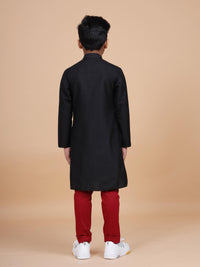 THE PINTUCKED BUTTI LOOP BUTTON KURTA