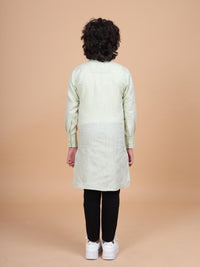 THE PINTUCKED YOKE SHORT KURTA