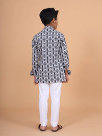 THE LINEAR PRINT KURTA