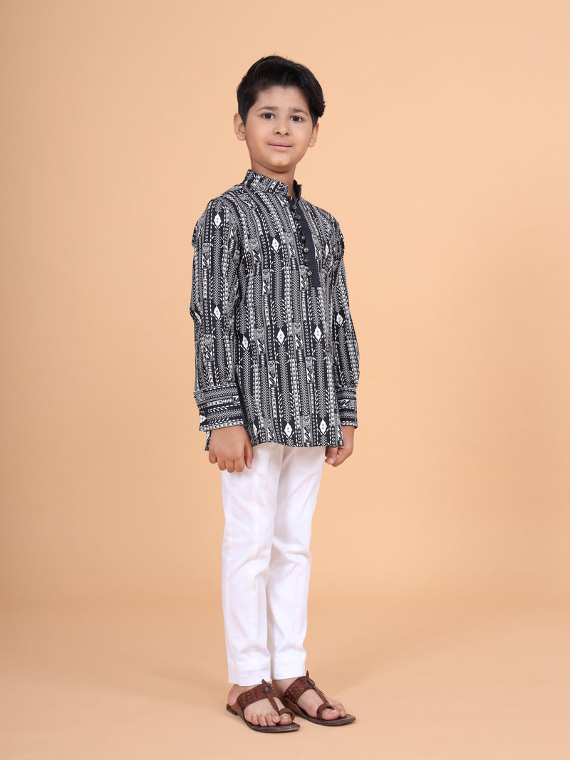 THE LINEAR PRINT KURTA