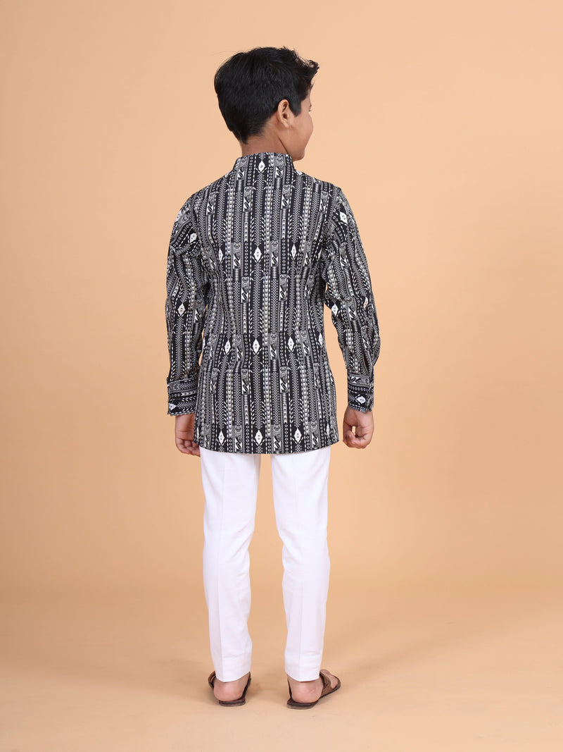 THE LINEAR PRINT KURTA