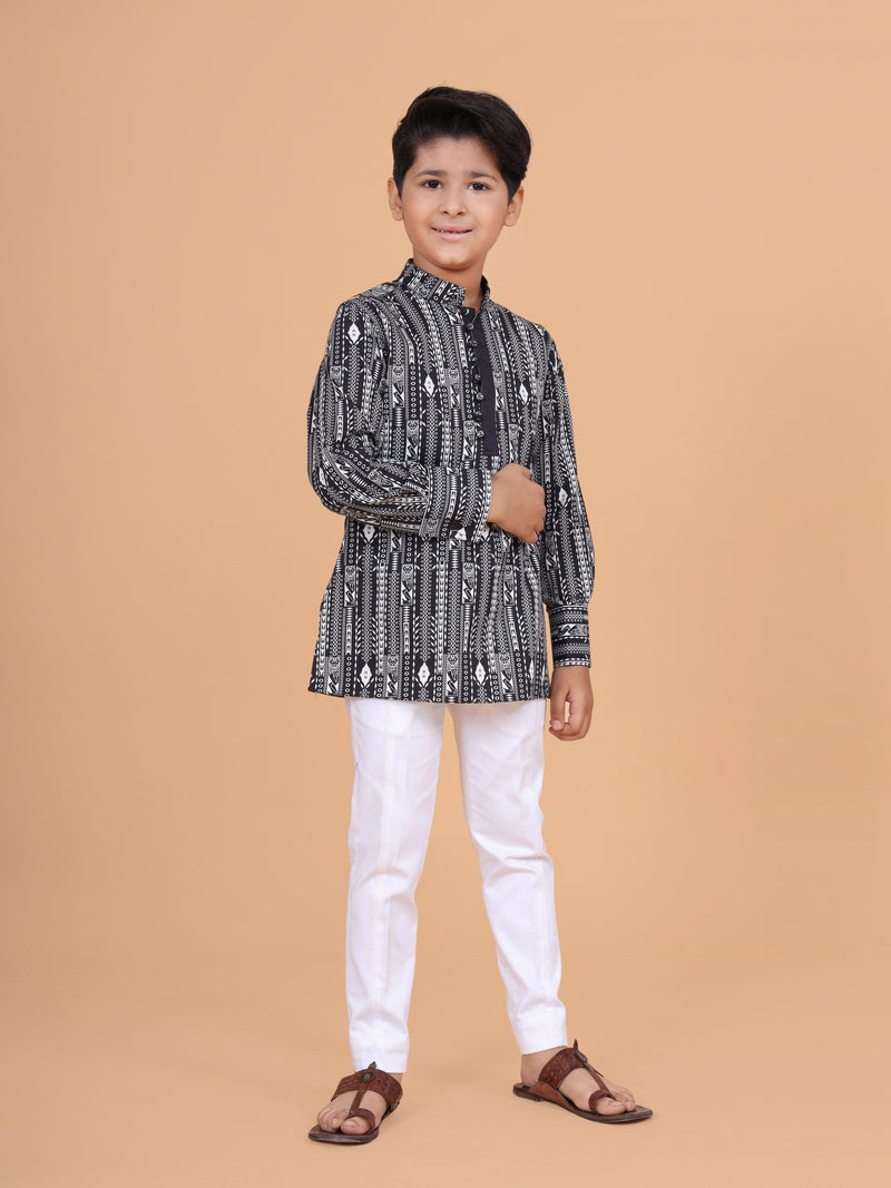 THE LINEAR PRINT KURTA