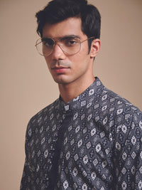 THE GEOMTERIC PRINTED KURTA