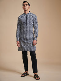 THE LINEAR PRINT KURTA