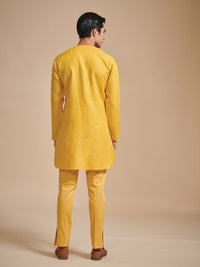 THE “U” CUT SHORT KURTA