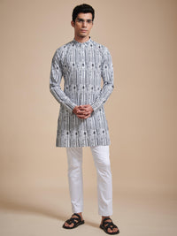 THE LINEAR PRINT SHORT KURTA