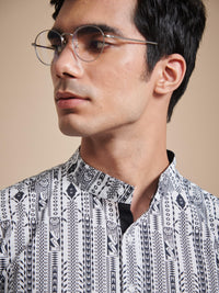 THE LINEAR PRINT SHORT KURTA